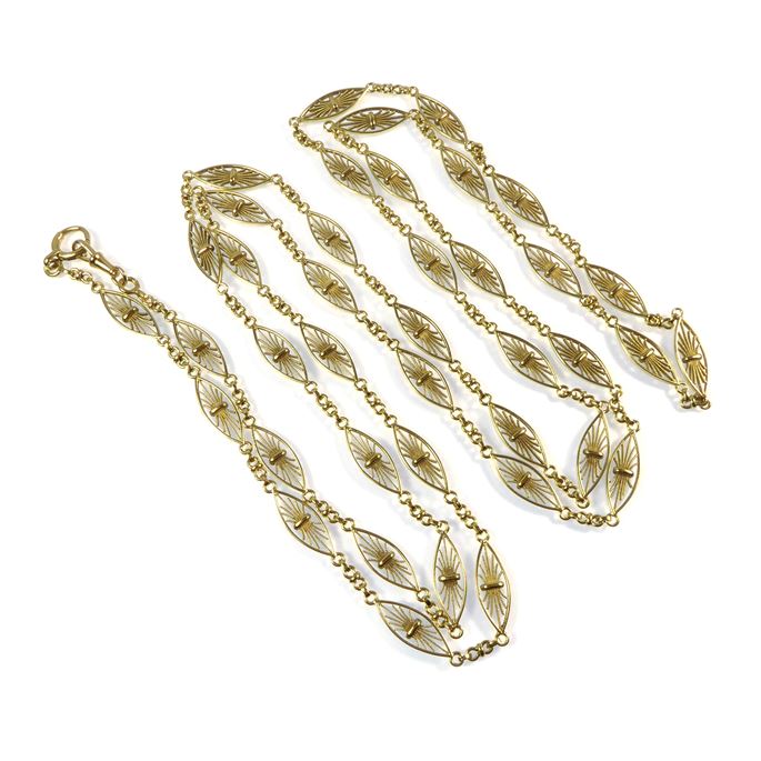 Antique 18ct gold long chain necklace with navette shaped links | MasterArt